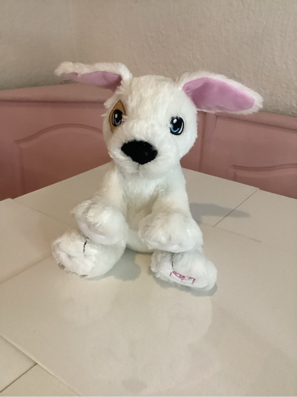 Lego Friends Duplo White Dog Puppy Plush Stuffed Animal W/ Pink Lego Block Leg